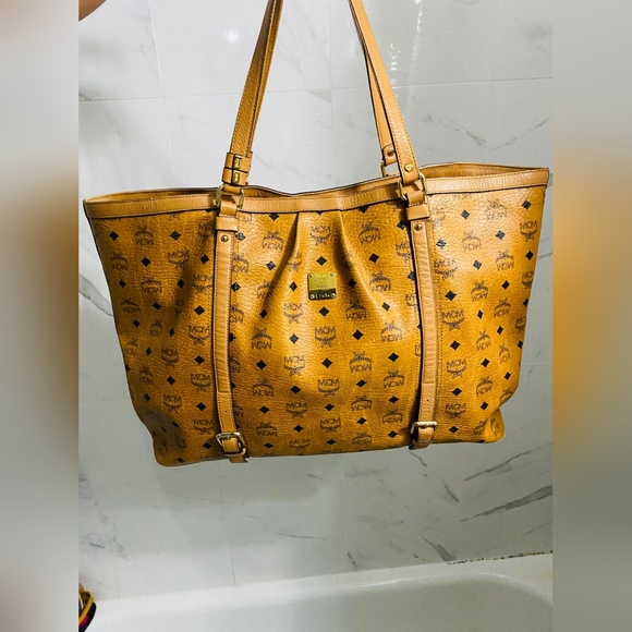 SOLD!!Mcm travel tote bag - Picture 1 of 8